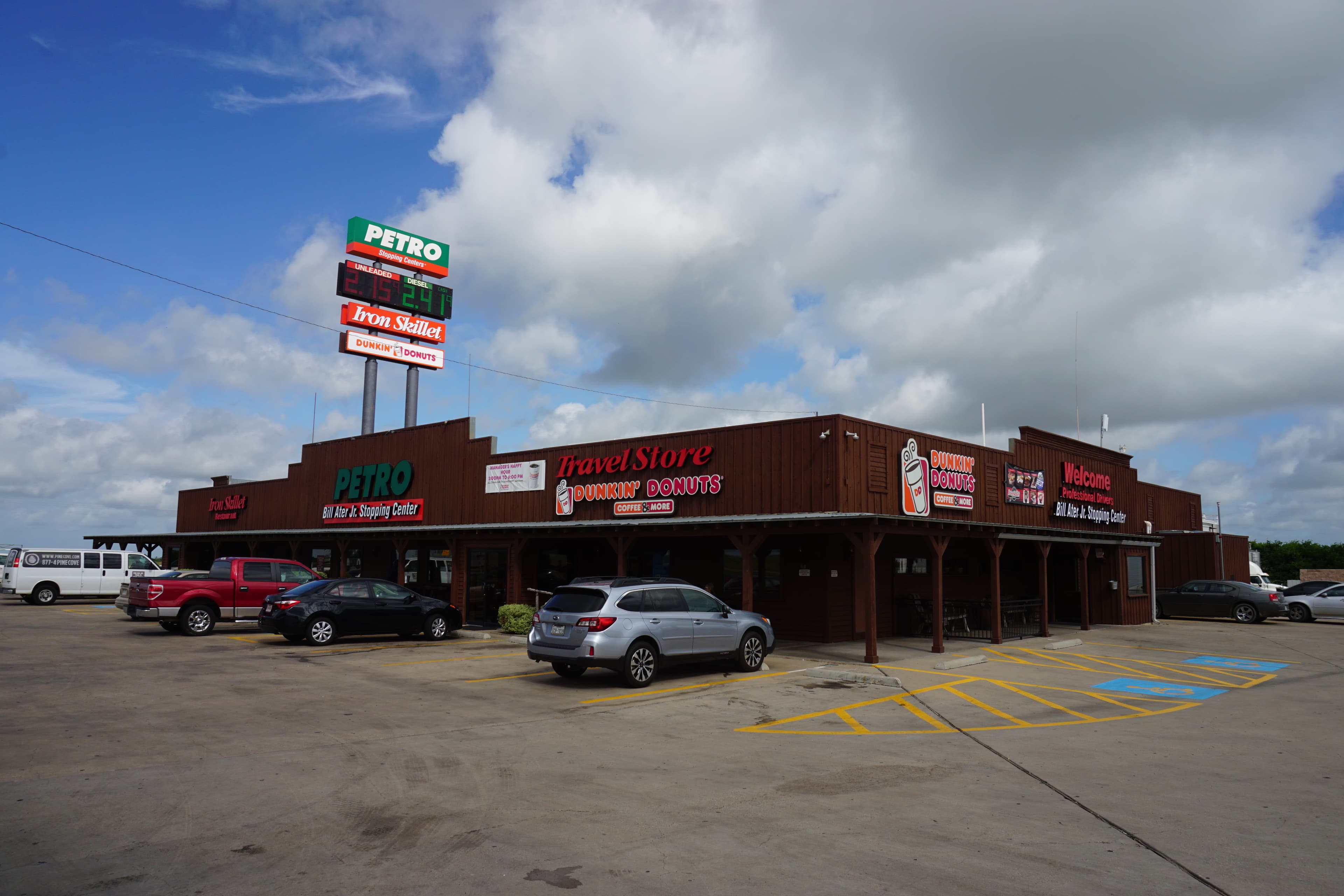 Commercial concrete construction services in Carl's Corner, TX