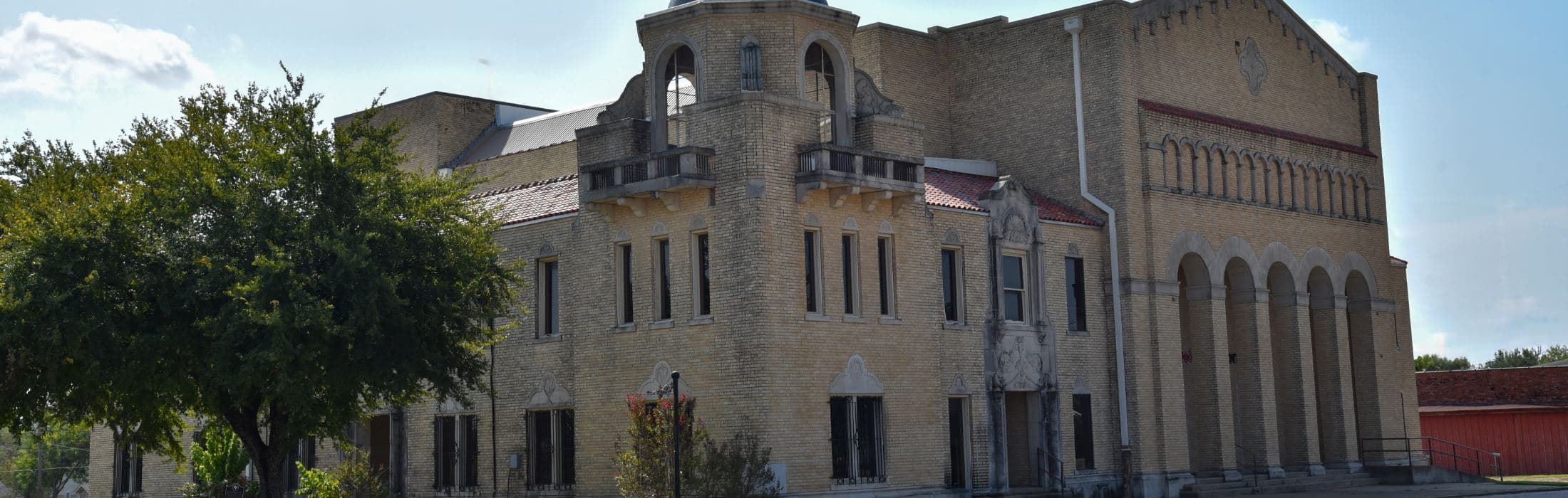 Commercial concrete construction services in Mexia, TX